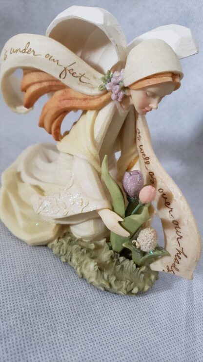 Angel with Spring Flowers 2007 Karen Hahn Sculpture Foundations Enesco Figurine - Image 3