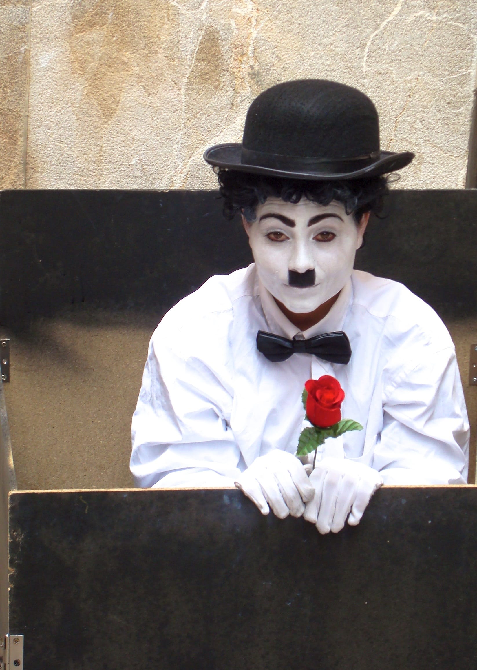 Charlie Chaplin, the legendary silent film star, is best known for his iconic Little Tramp character — a lovable vagrant with a bowler hat, cane, and a signature waddling walk.